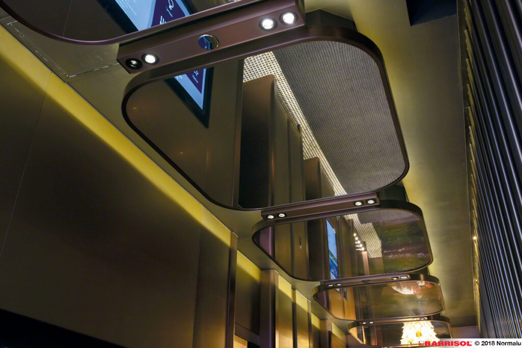 barrisol mirror y barrisol acustico crean una cortina acústica reflectiva
